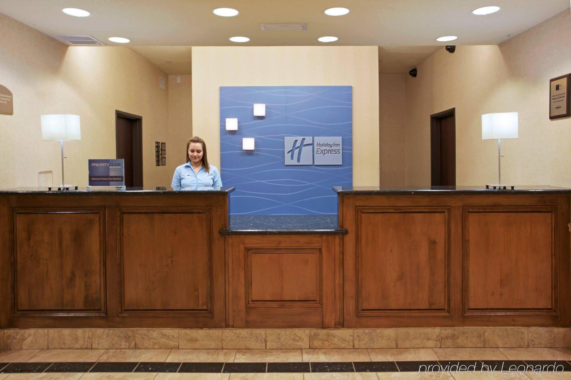 Holiday Inn Express Hotel And Suites Conroe By Ihg Exterior foto